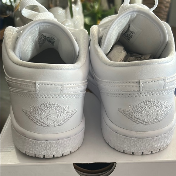 White Air Jordan 1 Low Sneakers - Picture 5 of 6